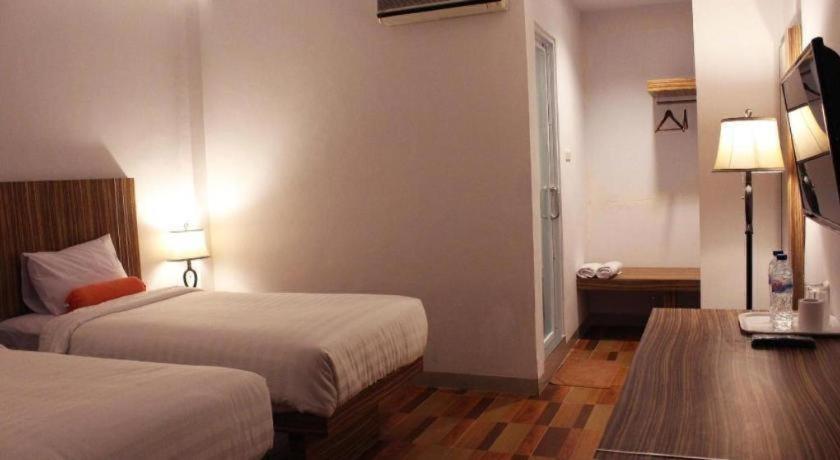Satria Wisata Hotel Parepare Exterior foto