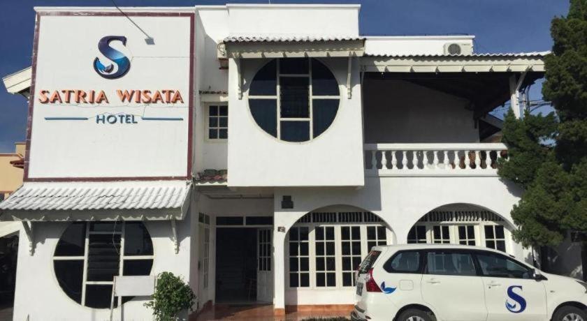Satria Wisata Hotel Parepare Exterior foto