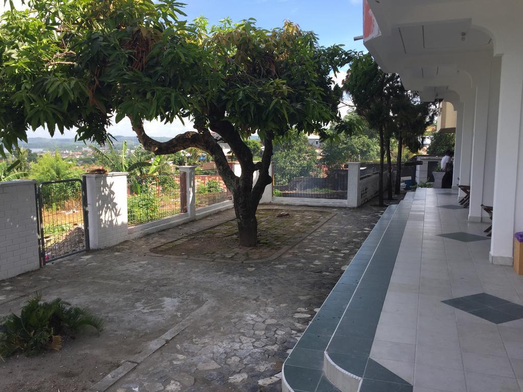 Satria Wisata Hotel Parepare Exterior foto